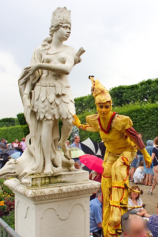 Vorprogramm beim Feuerwerkswettbeweb in den Herrenh&auml;user G&auml;rten in Hannover